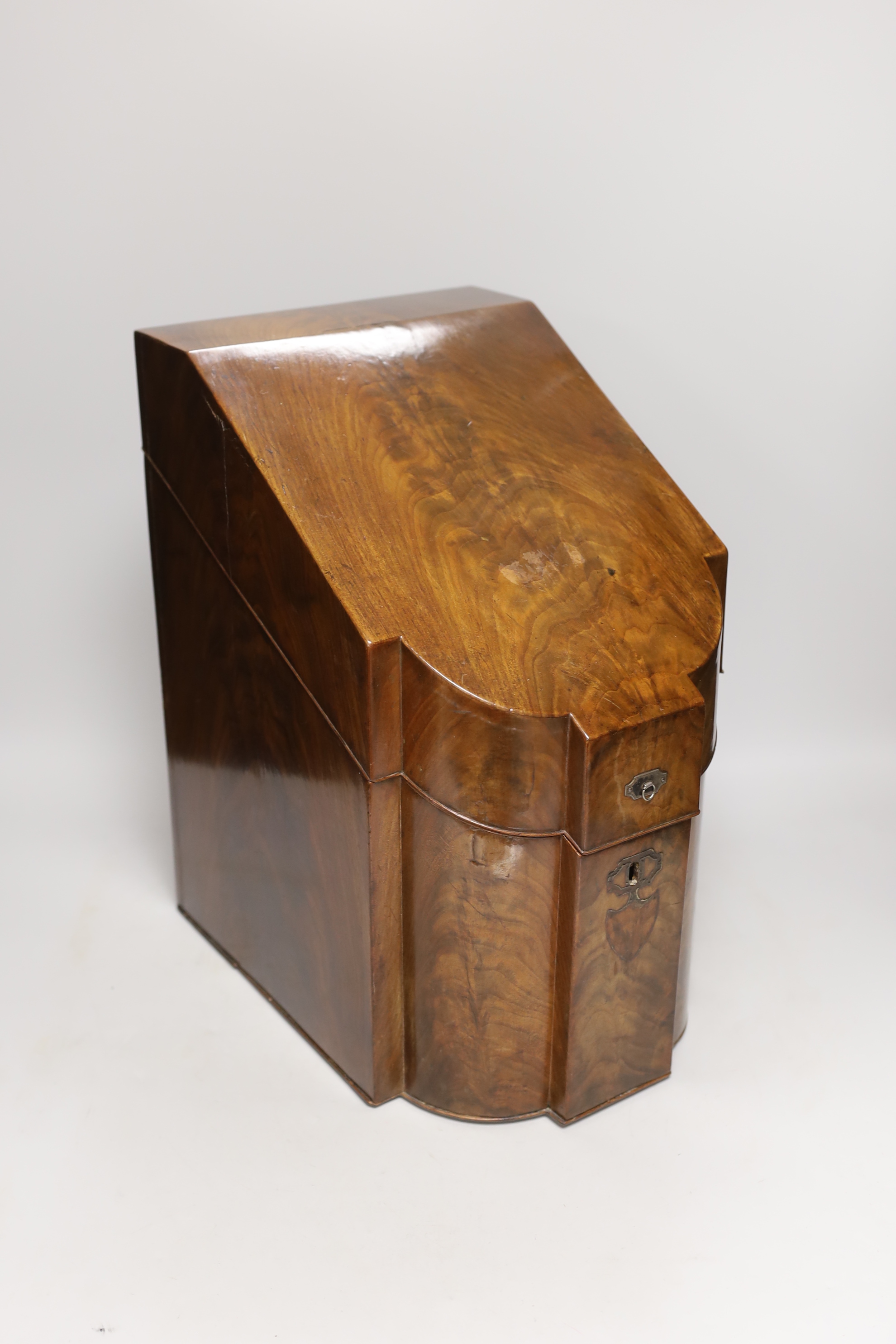 A Georgian mahogany knife box with original interior, 38.5cm